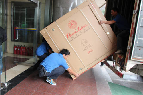 于洪钢琴贵重工艺品无忧运